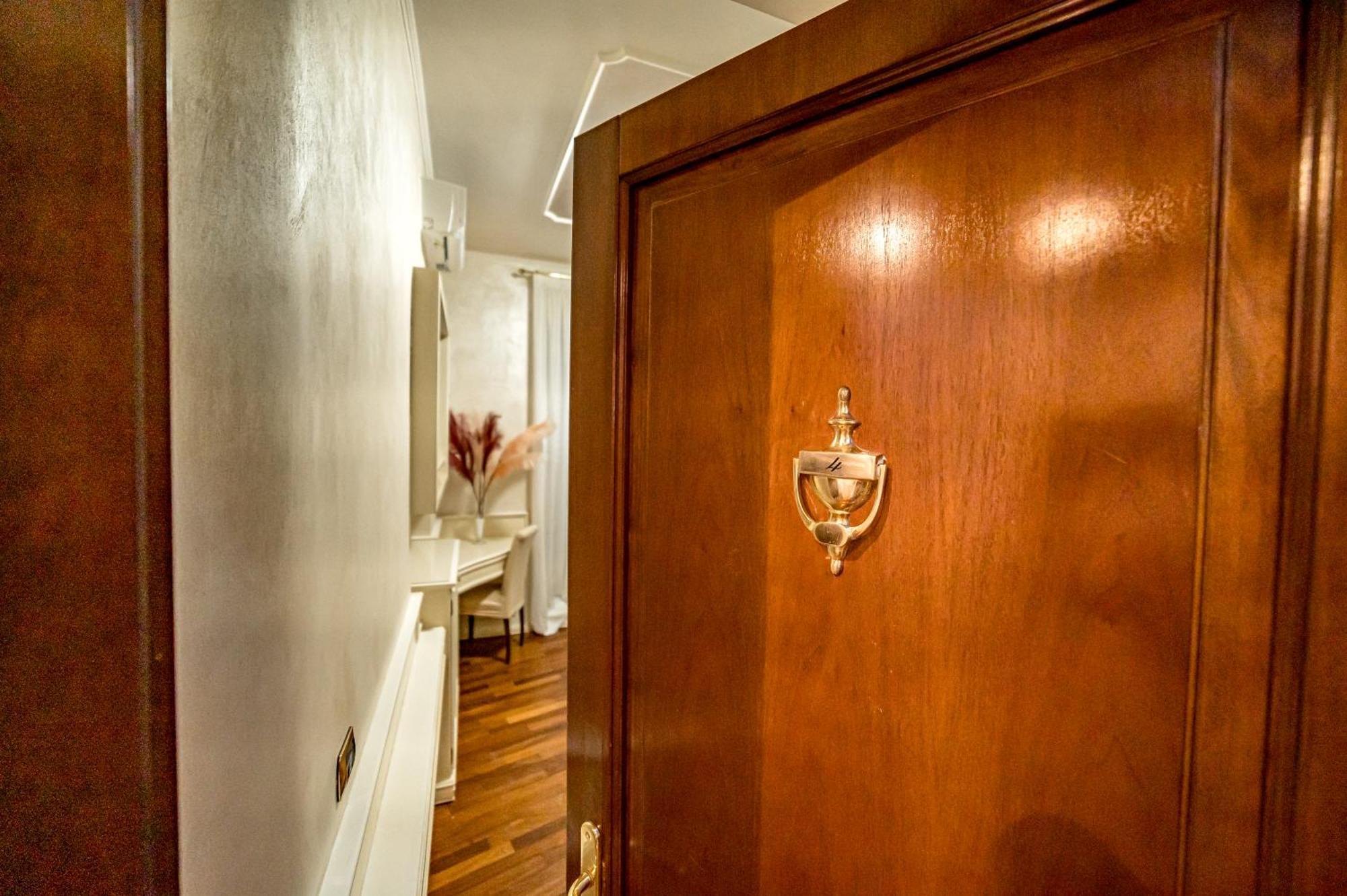 Bed and breakfast Downtown Luxury - Termini Train Station
