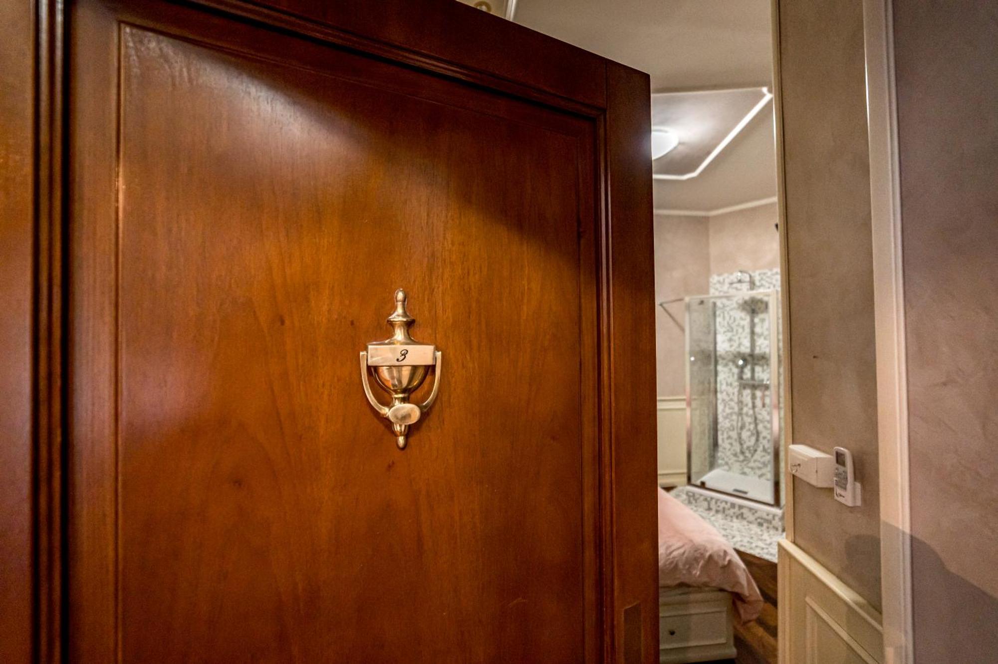 Downtown Luxury - Termini Train Station Bed and breakfast Roma